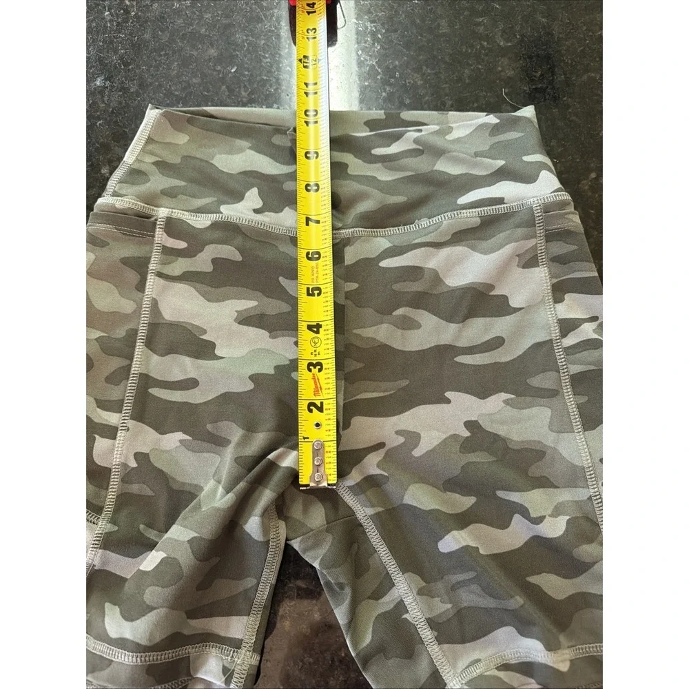 Victoria Secret PINK Ultimate Camouflage Athletic Yoga Biker Shorts Pockets Sz S